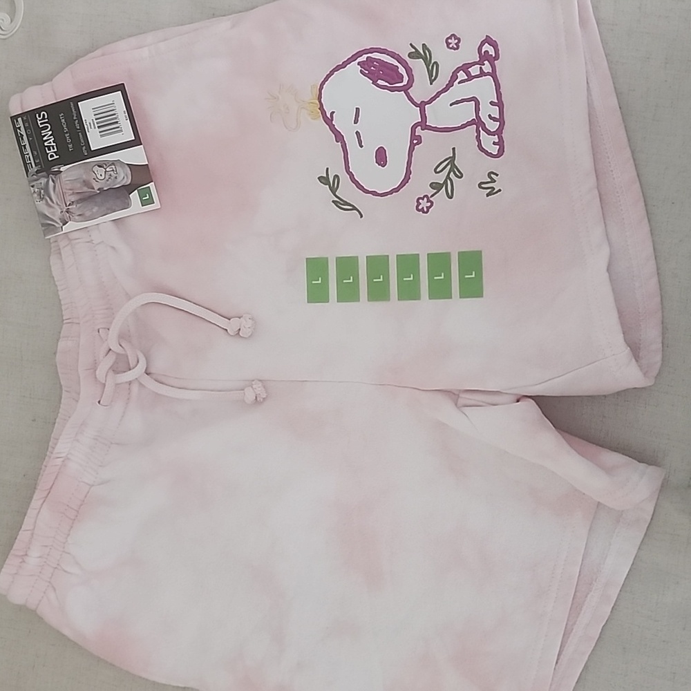 Peanuts Snoopy pink and white die dye shorts Size Large